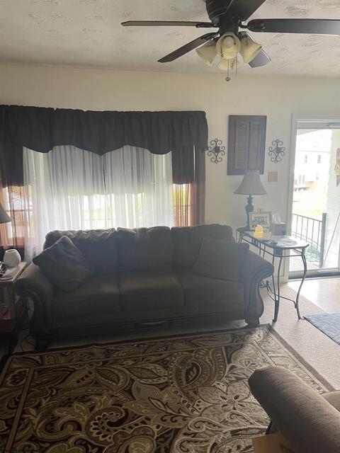 123 E Smith St, Bridgeport, WV 26330 photo 4
