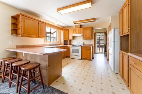 46 N Main St, Bruceton Mills, WV 26525 photo 2