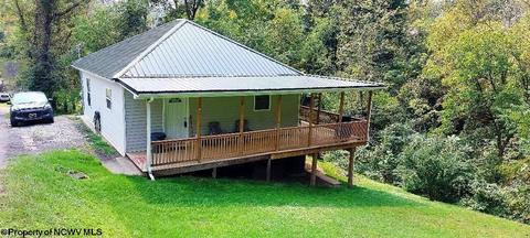 413 Madison St, Mannington, WV 26582 photo 1
