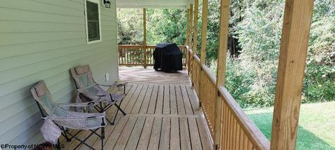 413 Madison St, Mannington, WV 26582 photo 4