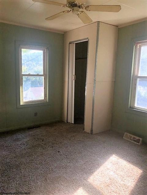 906 Dickson St, Mannington, WV 26582 photo 14