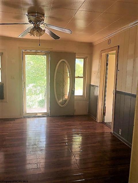 906 Dickson St, Mannington, WV 26582 photo 4
