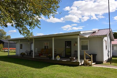 29 Parkway Dr, Jane Lew, WV 26378