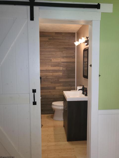406 James St, Mannington, WV 26582 photo 14