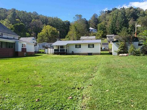406 James St, Mannington, WV 26582 photo 4