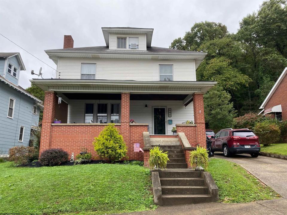  649 Court Ave, Weston, WV 26452 photo 1