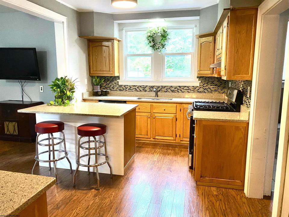  649 Court Ave, Weston, WV 26452 photo 10