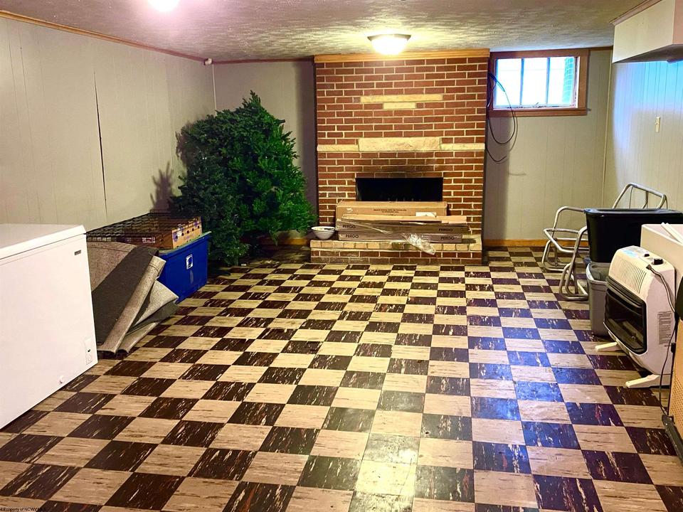  649 Court Ave, Weston, WV 26452 photo 18