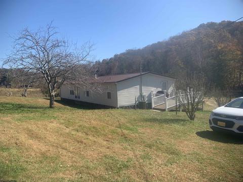 1362 River Rd, Walton, WV 25286 photo 4