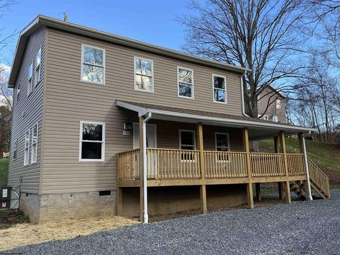 706 Buffalo Creek Rd, Barrackville, WV 26559