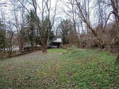 1151 Eastwood Dr, Fairmont, WV 26554