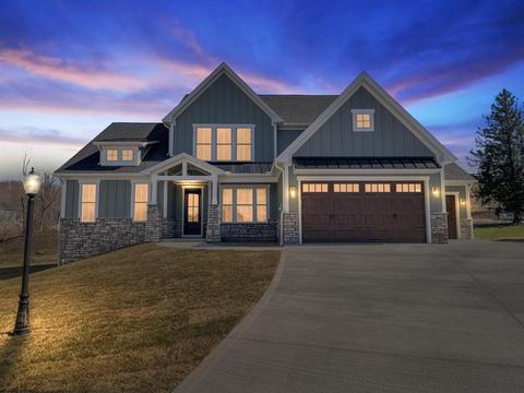 68 Hidden Brook Cir, Morgantown, WV 26508