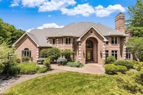 3958 Eastlake Dr, Morgantown, WV 26508