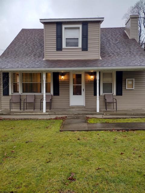 7 College Hill Ct, Philippi, WV 26416