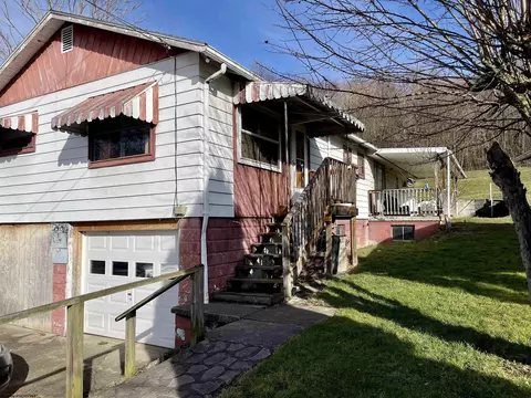 80 Calico Dr, Clarksburg, WV 26301