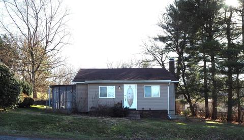 412 Tyrone Avery Rd, Morgantown, WV 26508