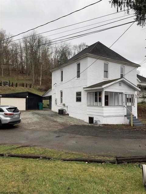398 Simpson St, Clarksburg, WV 26301