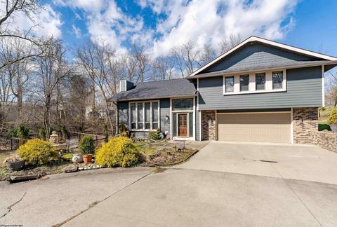 132 Crestview Dr, Morgantown, WV 26505