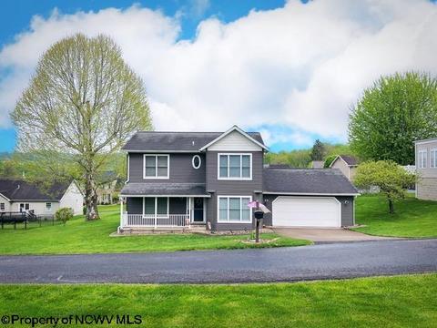 2326 Sunrise Ln, Fairmont, WV 26554