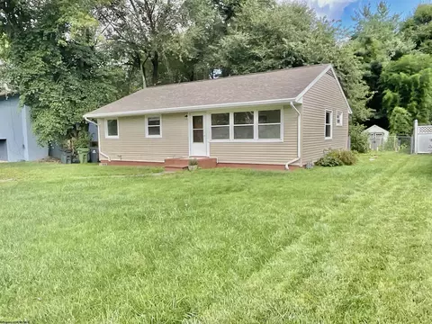 521 Aspen St, Morgantown, WV 26505