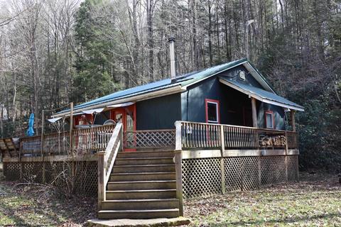 3050 Snake Rd, Rowlesburg, WV 26425