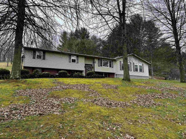 65 Grove St, Buckhannon, WV 26201