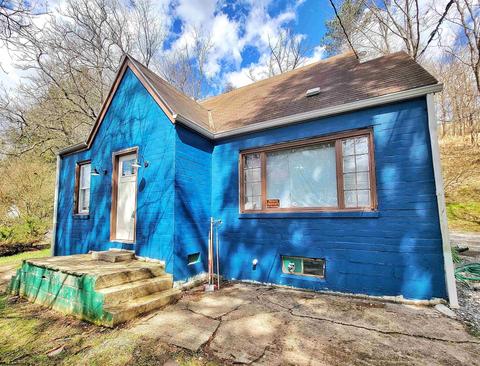 93 W High St, Salem, WV 26426