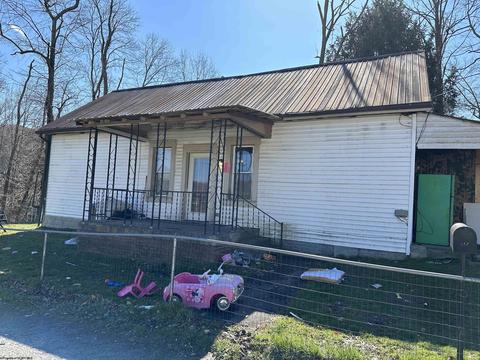 227 Arch St, Weston, WV 26452