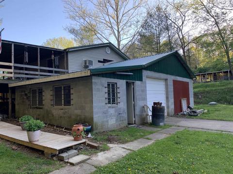 696 Hoop Pole Holw, Mount Clare, WV 26408