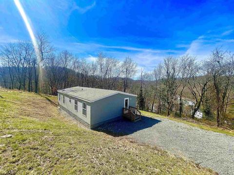 38 Jayla Dr, Grafton, WV 26354