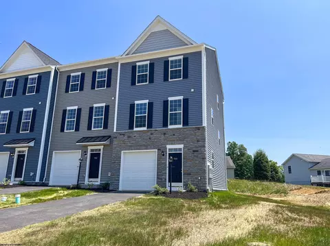 700 Mulligan Ct # HOME 60, Maidsville, WV 26541