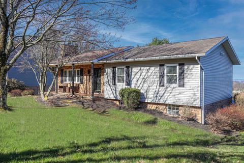 1028 Imperial Dr, Morgantown, WV 26508