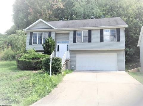 2046 Pinecrest Dr, Morgantown, WV 26508