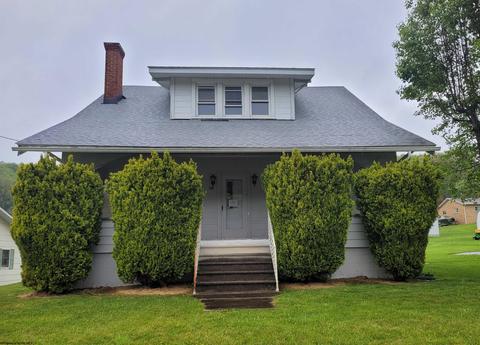 91 Hickory St, Grafton, WV 26354