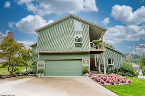 110 Lamplighter Dr, Morgantown, WV 26508