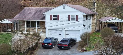 109 Hilltop Dr, Philippi, WV 26416