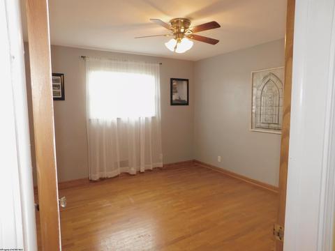 126 E Olive St, Bridgeport, WV 26330 photo 10
