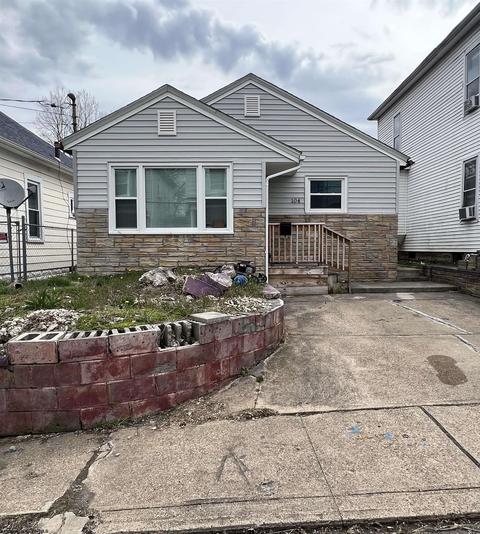 104 Summit Ct, Clarksburg, WV 26301