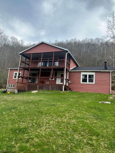 5189 Vadis Rd, Alum Bridge, WV 26321