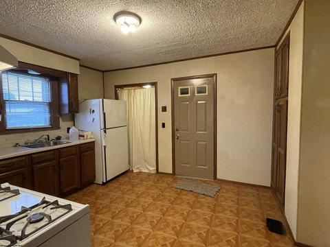 11 Goff St, Elkins, WV 26241 photo 11