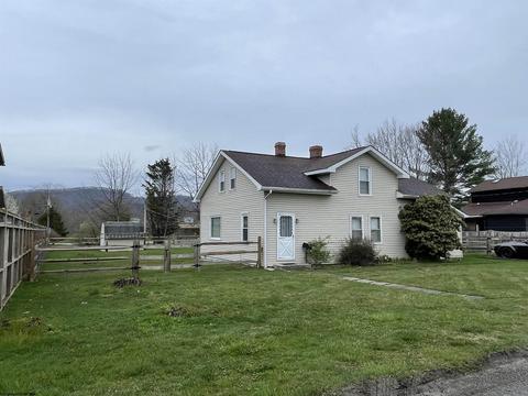 11 Goff St, Elkins, WV 26241 photo 4