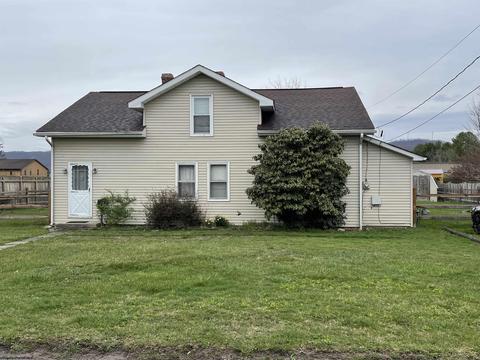 11 Goff St, Elkins, WV 26241 photo 2