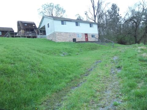 122 Elk Ave, Fairmont, WV 26554