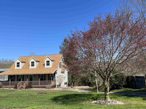 42 Edmond St, West Union, WV 26456