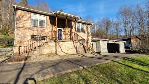 492 Robinson Run Rd, Rivesville, WV 26588