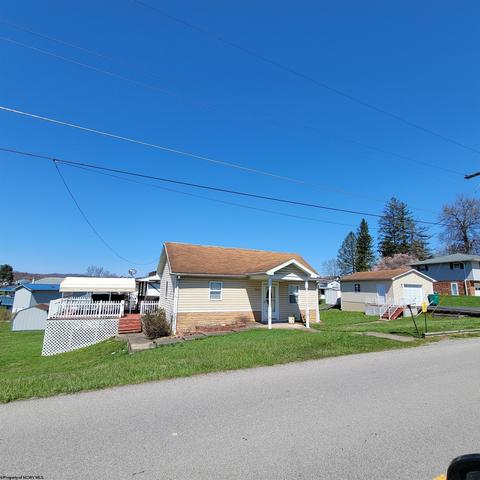 707 Old Monongah Rd, Fairmont, WV 26554