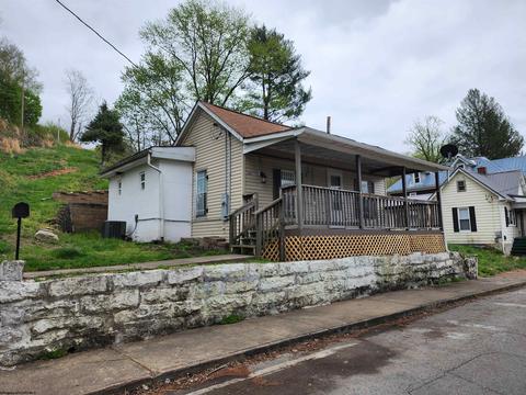 101 High St, Grafton, WV 26354