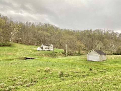 5458 Rock Camp Rd, Wallace, WV 26448