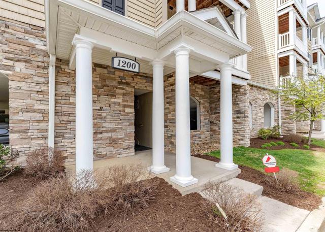 1233 Suncrest Vlg, Morgantown, WV 26505