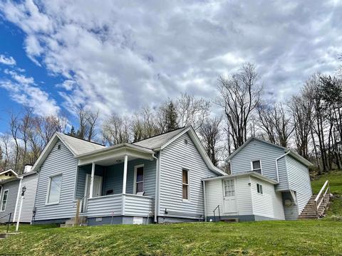 921 Lower West Boyd St, Grafton, WV 26354